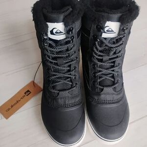 NEW Quiksilver Mens Black and White Winter Boots